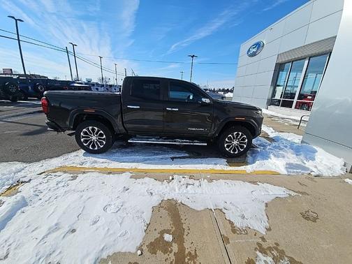 2024 GMC Canyon Denali