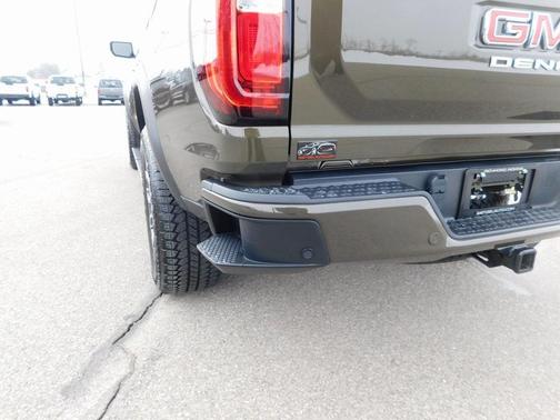 2024 GMC Canyon Denali