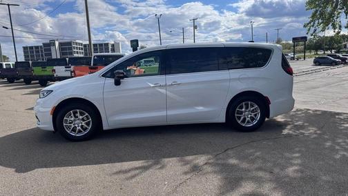 Bright White Clearcoat 2025 Chrysler Pacifica Select