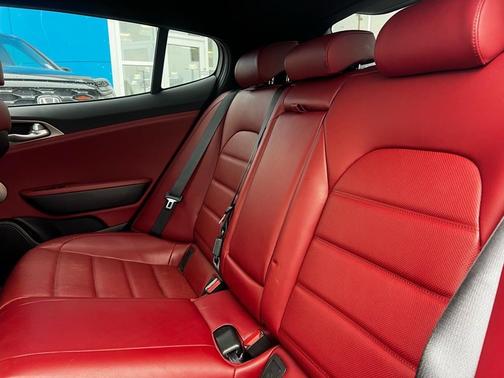 2021 Kia Stinger GT2