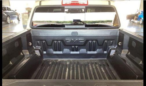 Desert Sand Metallic 2024 GMC Canyon Elevation