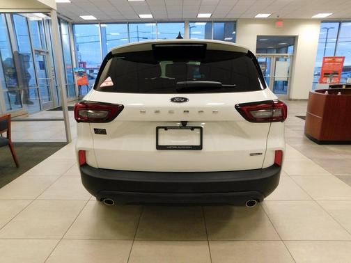 2026 Ford Escape ST-Line Select