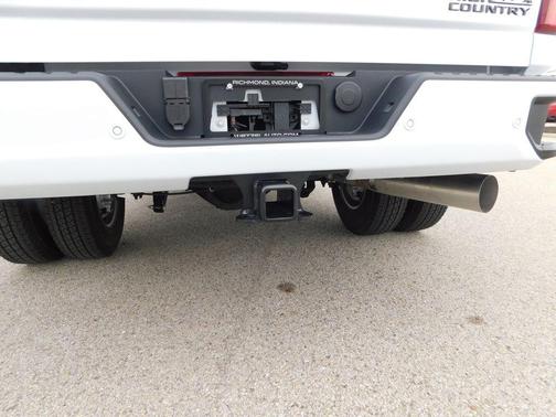 Polar White 2026 Chevrolet Silverado 3500 High Country
