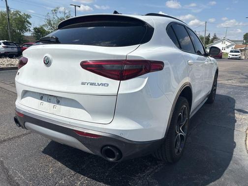 Alfa White 2023 Alfa Romeo Stelvio Ti