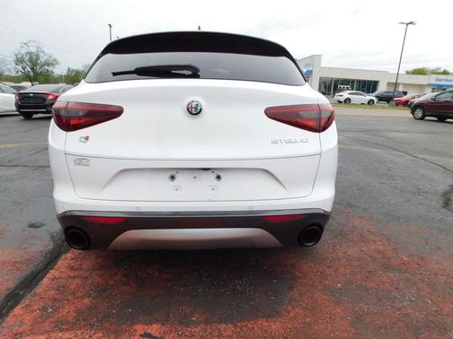 Alfa White 2023 Alfa Romeo Stelvio Ti