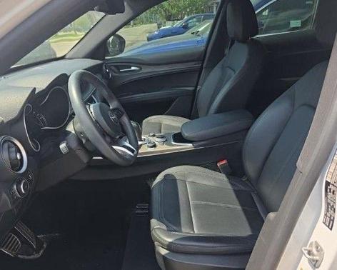 Alfa White 2023 Alfa Romeo Stelvio Ti