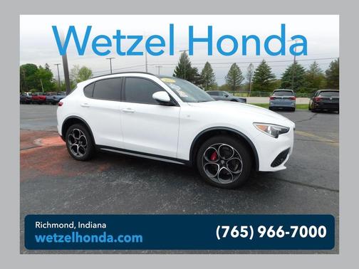 Alfa White 2023 Alfa Romeo Stelvio Ti