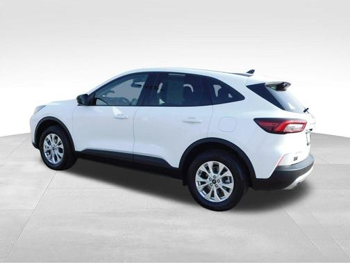 Oxford White 2025 Ford Escape Active
