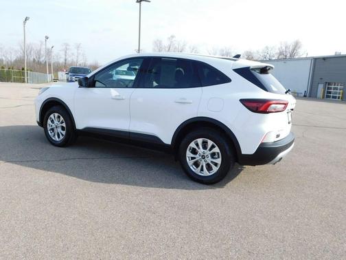 Oxford White 2025 Ford Escape Active