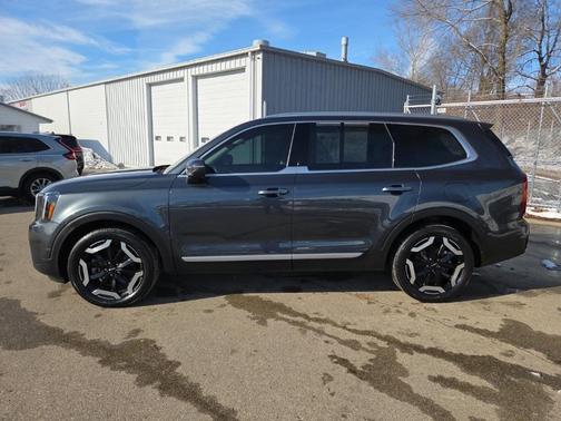 2023 Kia Telluride S