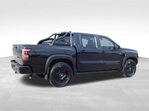 Black 2024 Nissan Frontier SV