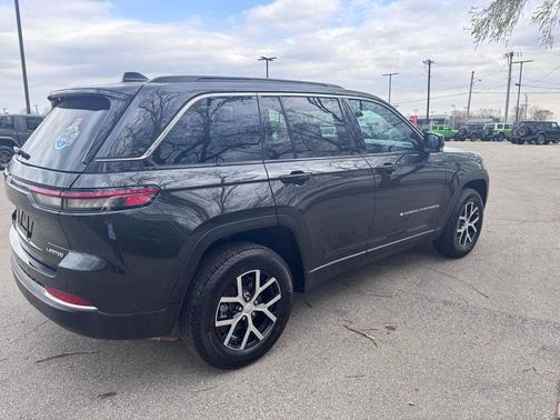 Rocky Mountain Pearlcoat 2024 Jeep Grand Cherokee Limited