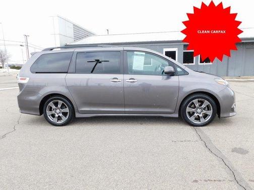 2017 Toyota Sienna SE Premium