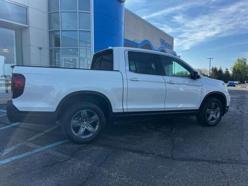 Platinum White Pearl 2023 Honda Ridgeline RTL-E