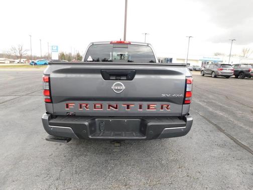 2023 Nissan Frontier SV
