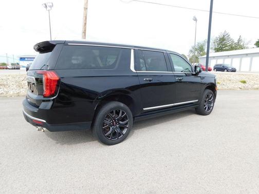 Onyx Black 2023 GMC Yukon XL Denali