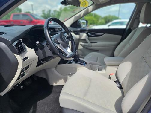 2022 Nissan Rogue Sport SV