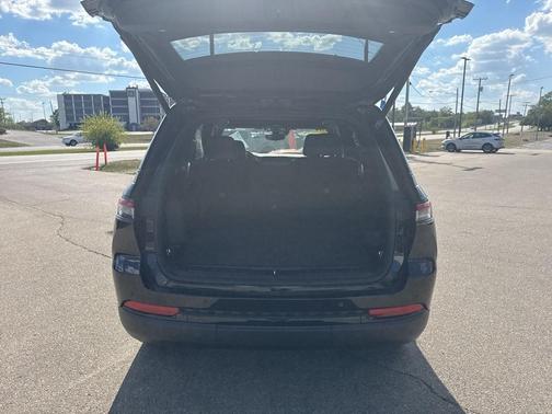 2022 Jeep Grand Cherokee Altitude