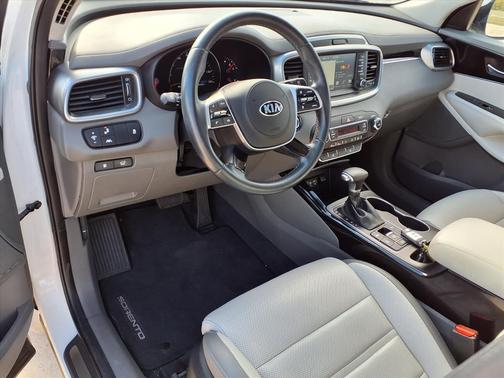 2020 Kia Sorento SX