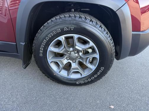 2022 Jeep Cherokee Trailhawk