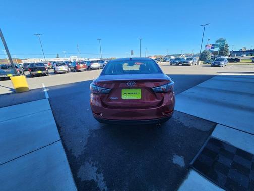 2019 Toyota Yaris Sedan LE