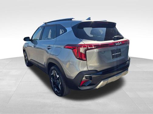 Steel Gray 2024 Kia Seltos EX