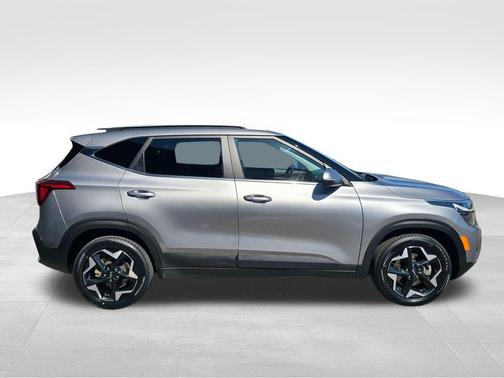 Steel Gray 2024 Kia Seltos EX