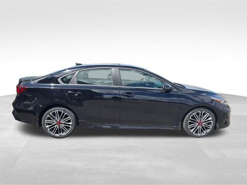 Aurora Black 2024 Kia Forte GT
