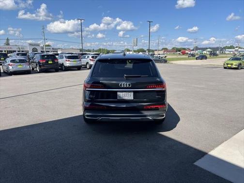 2024 Audi Q7 45 Premium Plus