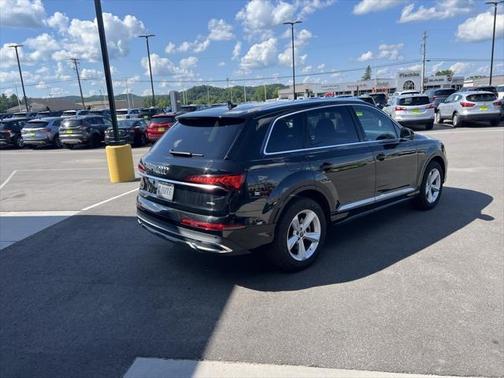 2024 Audi Q7 45 Premium Plus