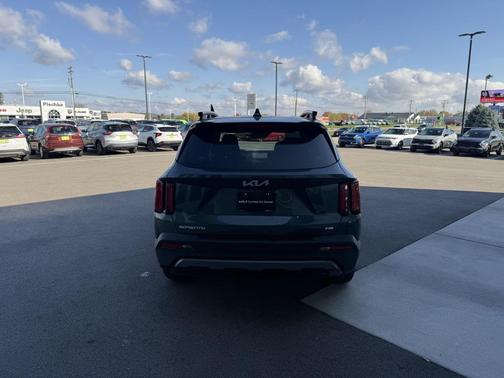 2023 Kia Sorento S