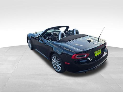 Forte Black Metallic 2018 FIAT 124 Spider Base