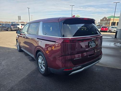 2024 Kia Carnival LX