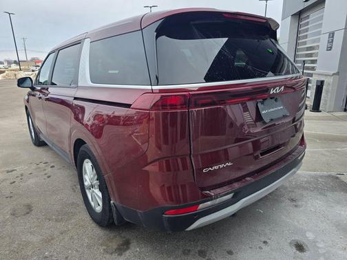 2024 Kia Carnival LX