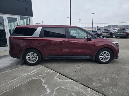 2024 Kia Carnival LX