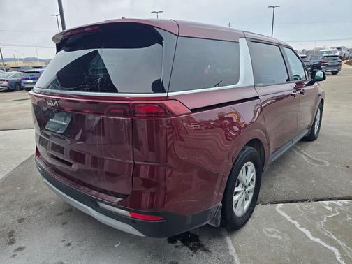 2024 Kia Carnival LX