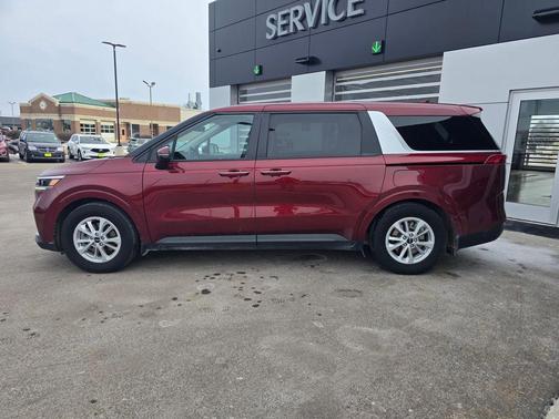 2024 Kia Carnival LX