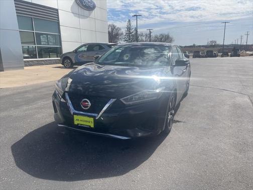 2022 Nissan Maxima SL