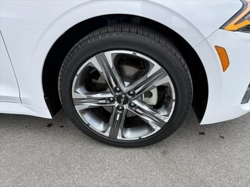 2022 Kia K5 EX