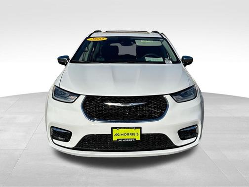 Bright White Clearcoat 2023 Chrysler Pacifica Limited