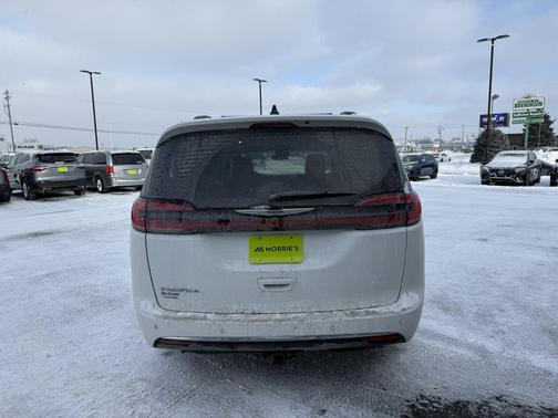 2025 Chrysler Pacifica L