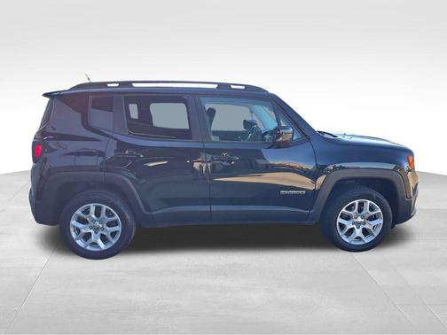 Black 2017 Jeep Renegade Latitude