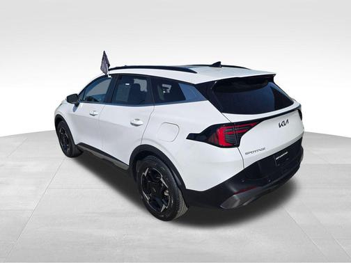 Glacial White Pearl 2026 Kia Sportage EX