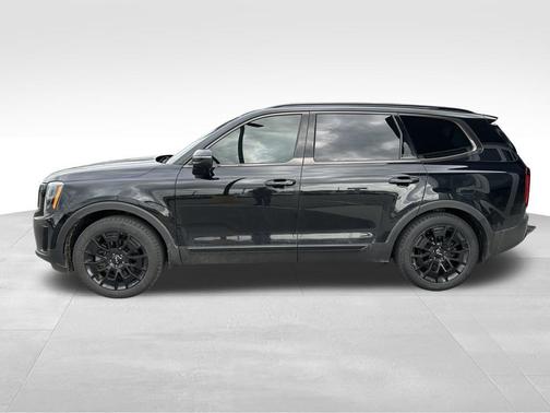 Ebony Black 2022 Kia Telluride EX
