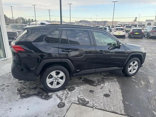 2019 Toyota RAV4 Hybrid XLE