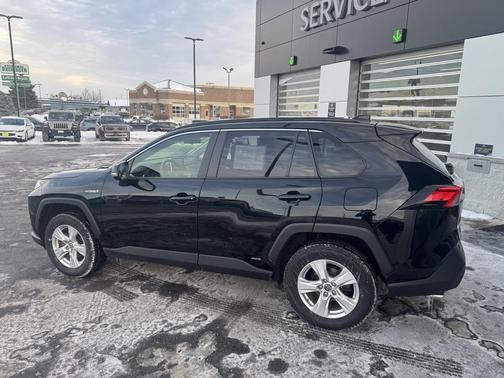 2019 Toyota RAV4 Hybrid XLE