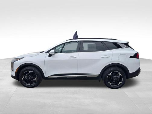 Glacial White Pearl 2026 Kia Sportage EX