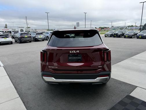 2025 Kia Sorento S