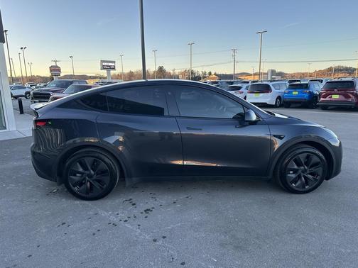 2024 Tesla Model Y Long Range Dual Motor All-Wheel Drive