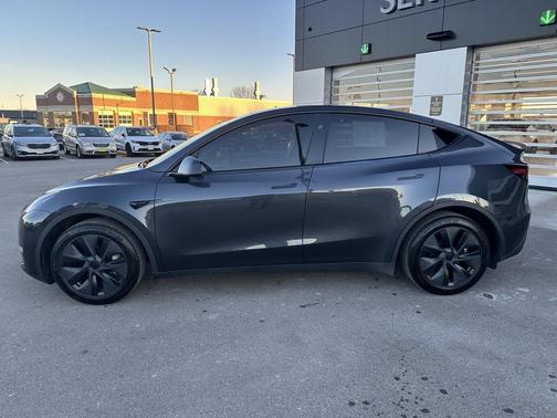 2024 Tesla Model Y Long Range Dual Motor All-Wheel Drive